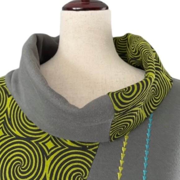 Boho Hippie Retro Trippy Green Embroidered Women's Sweatshirt Cowl Neck Lrg NWOT - Picture 2 of 15